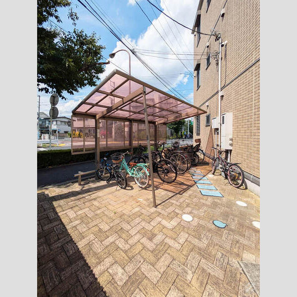 現地周辺 (駐輪場)