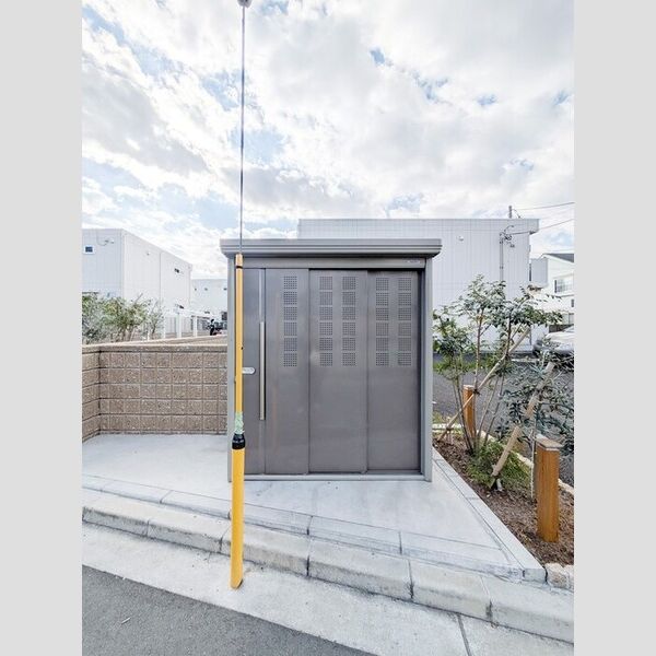 現地周辺 (ゴミ置き場)