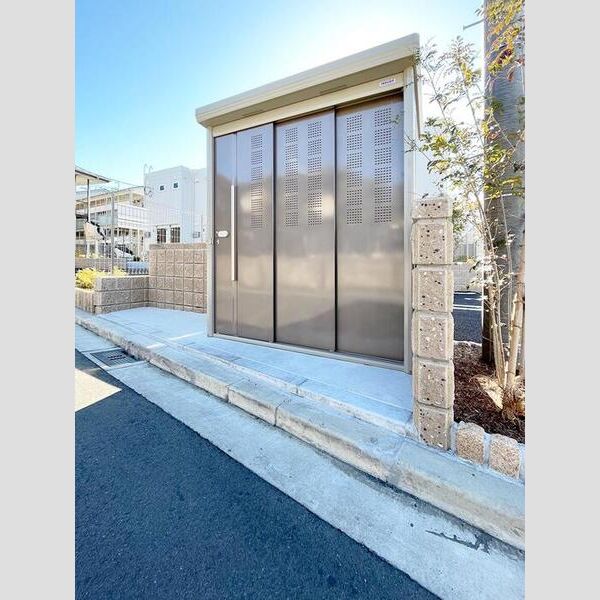 現地周辺 (ゴミ置き場)