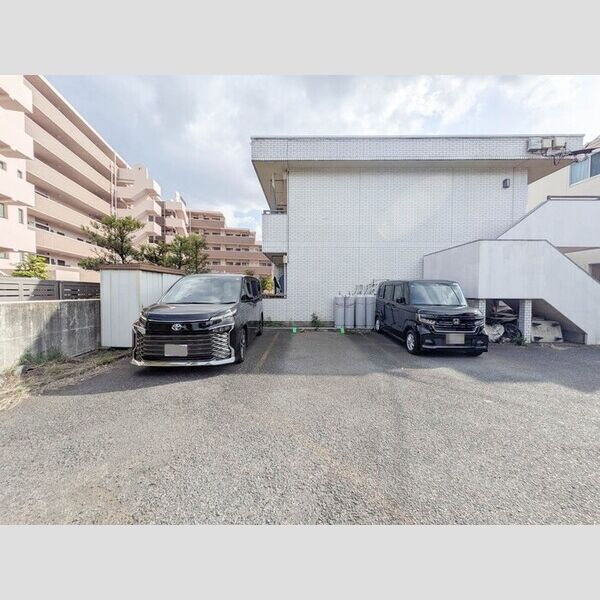 駐車場 (駐車場)