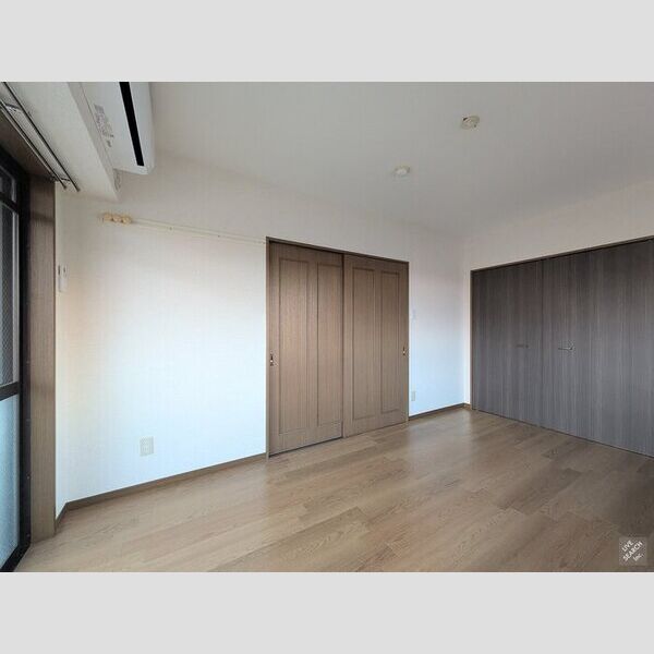 その他 (洋室)