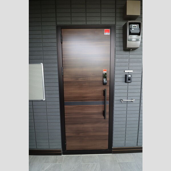 玄関 (玄関ドア)