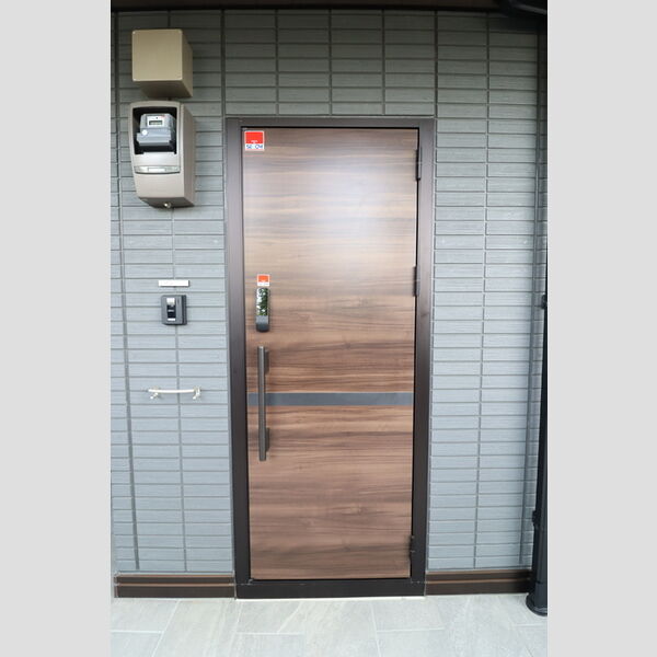 玄関 (玄関ドア)