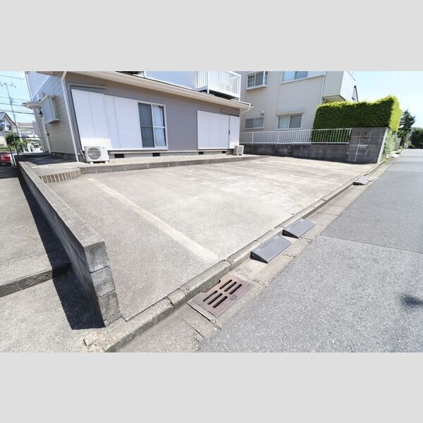 駐車場 (駐車場)