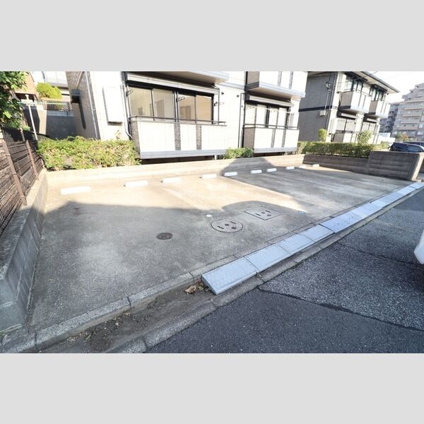 駐車場 (駐車場)
