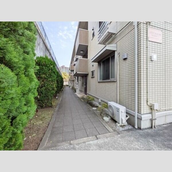 エントランス (エントランス)
