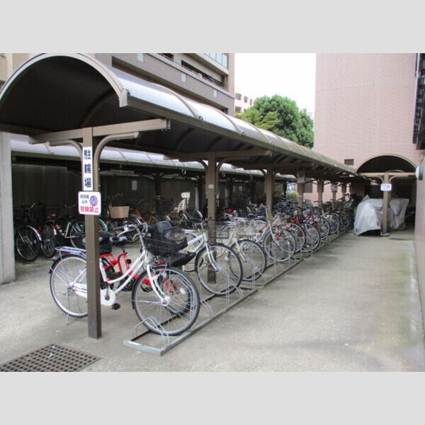 現地周辺 (駐輪場)