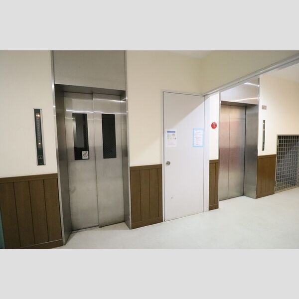 現地周辺 (エレベーター)