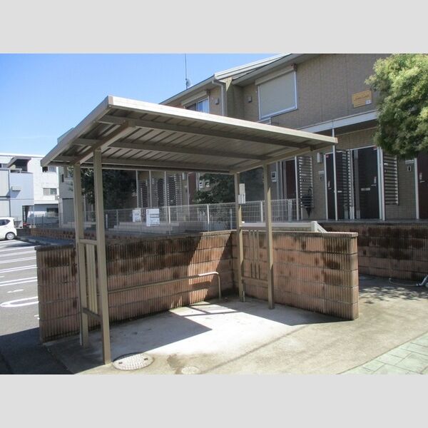 現地周辺 (駐輪場)