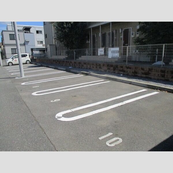 駐車場 (駐車場)