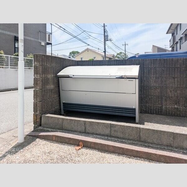 現地周辺 (ゴミ置き場)