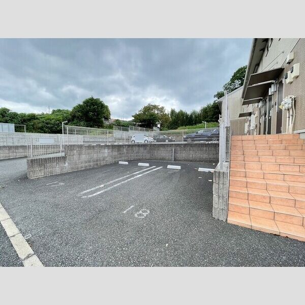 現地周辺 (駐車場)