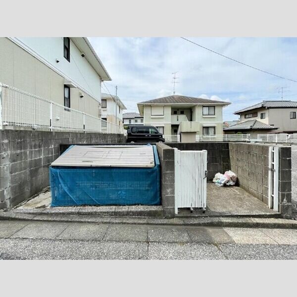 現地周辺 (ゴミ置き場)