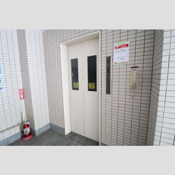 現地周辺 (エレベーター)