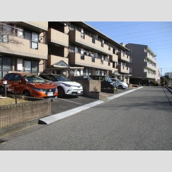 駐車場 (駐車場)