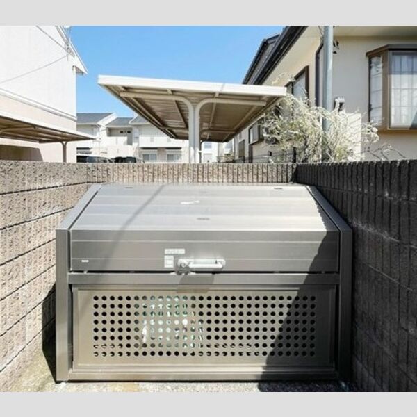 現地周辺 (ゴミ置き場)