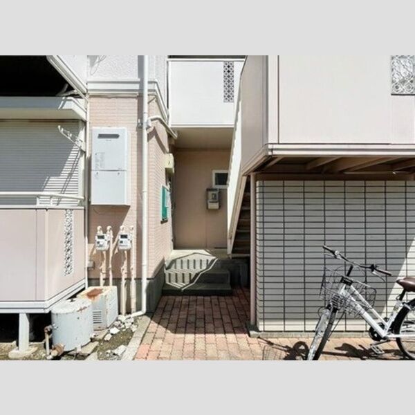 エントランス (エントランス)