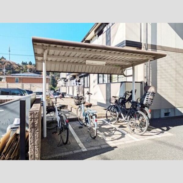 現地周辺 (駐輪場)