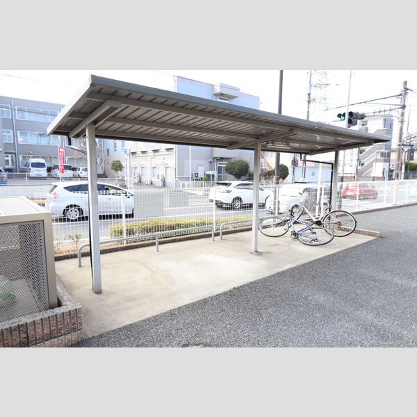 現地周辺 (駐輪場)