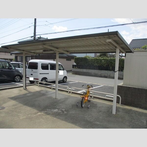 現地周辺 (駐輪場)