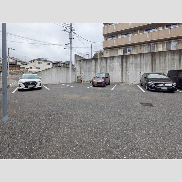 駐車場 (駐車場)