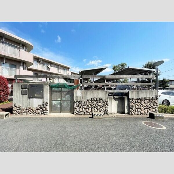 現地周辺 (ゴミ置き場)