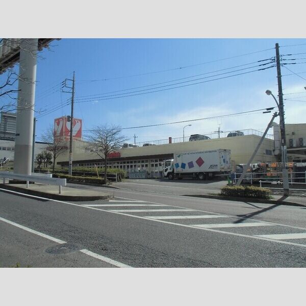 現地周辺 (ヤオコーみつわ台店(712m))
