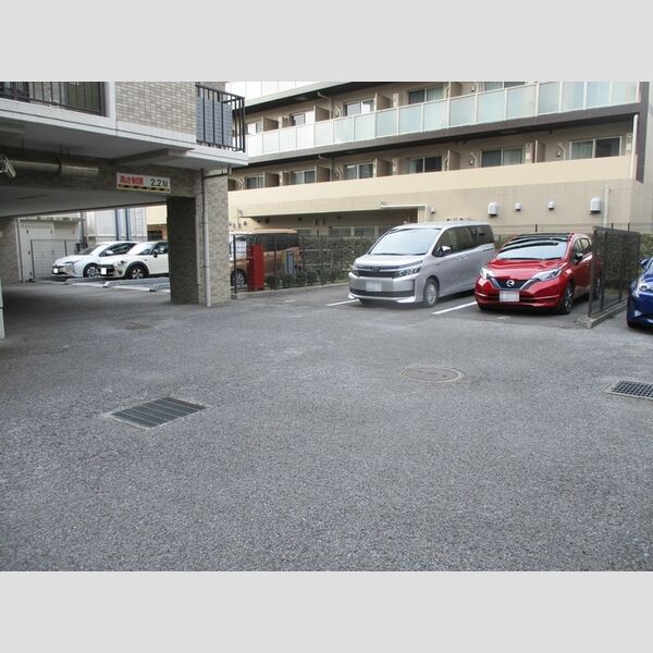 駐車場 (駐車場)