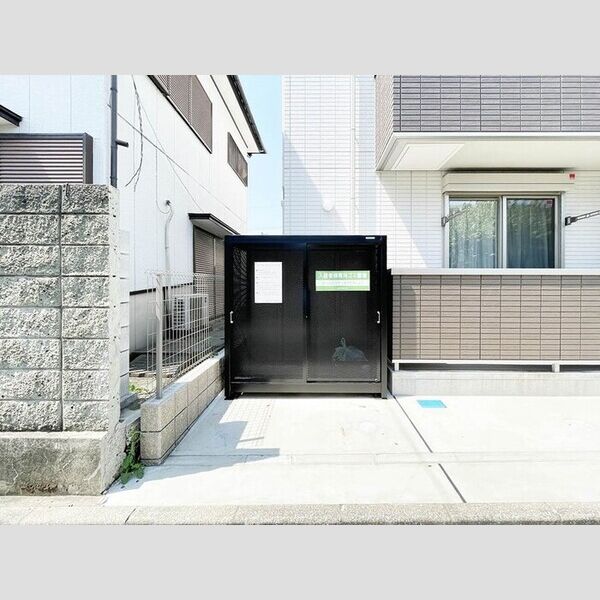 現地周辺 (ゴミ置き場)