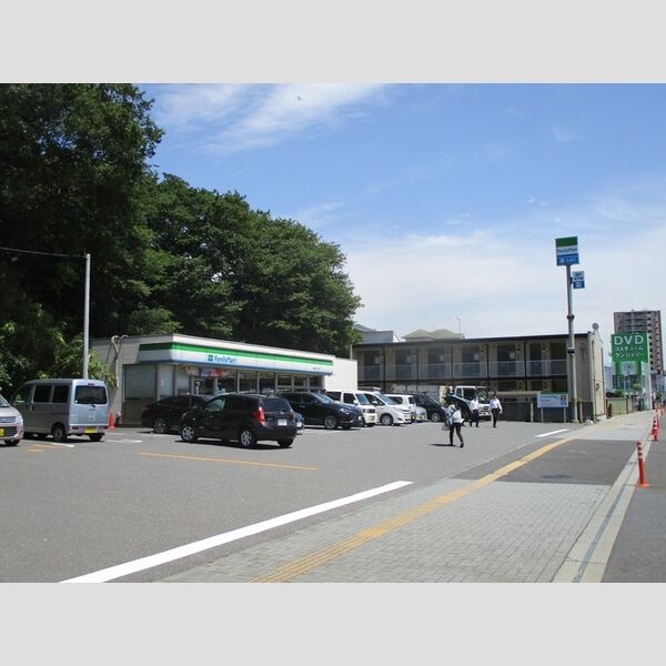 現地周辺 (ファミリーマート千葉登戸四丁目店(232m))