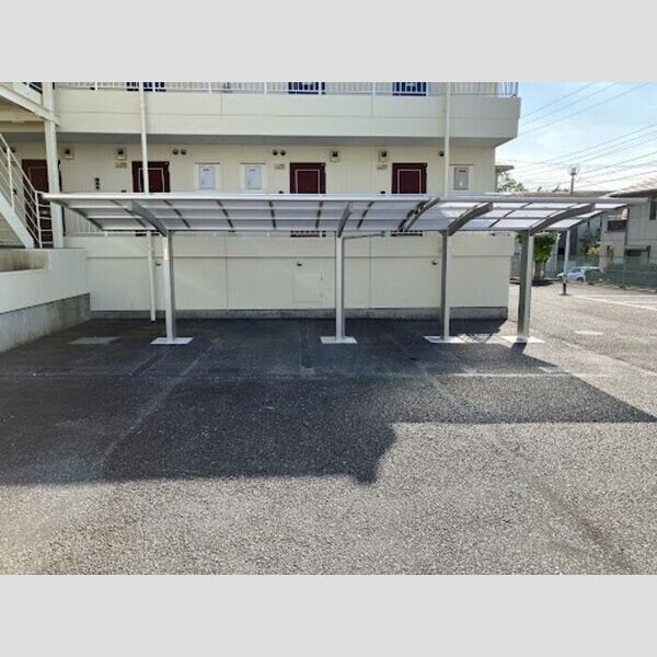 現地周辺 (駐輪場)