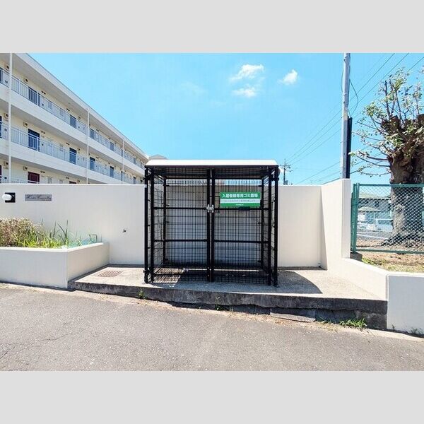 現地周辺 (ゴミ置き場)