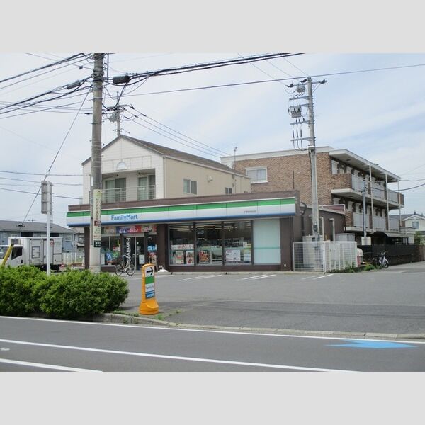 現地周辺 (ファミリーマート千葉御成台店(127m))