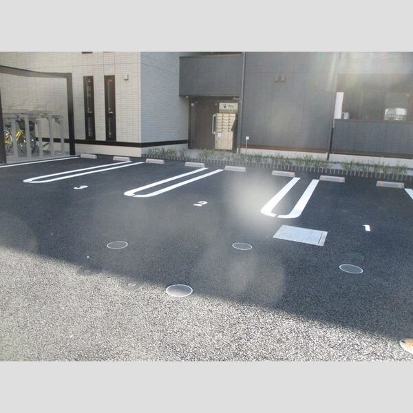 駐車場 (駐車場)