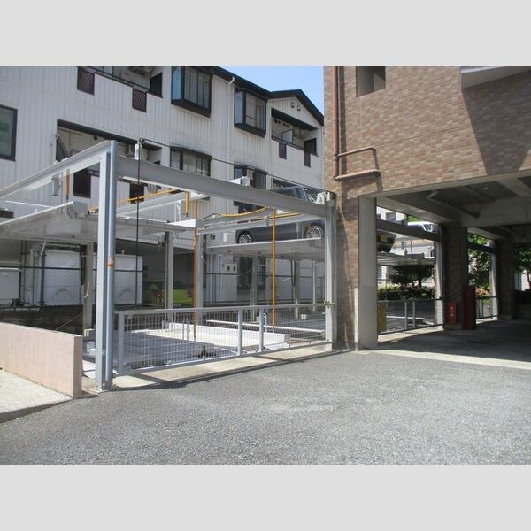 駐車場 (駐車場)