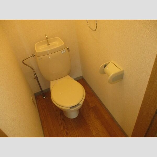 トイレ (トイレ)