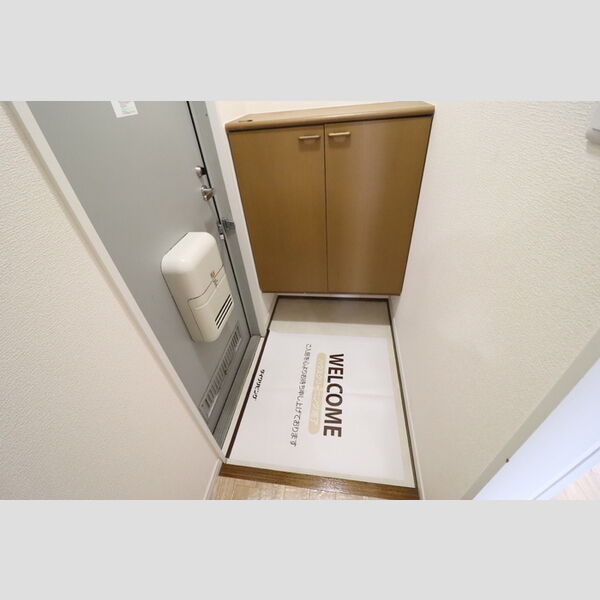 玄関 (玄関)