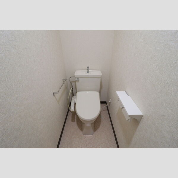 トイレ (温水洗浄暖房便座)