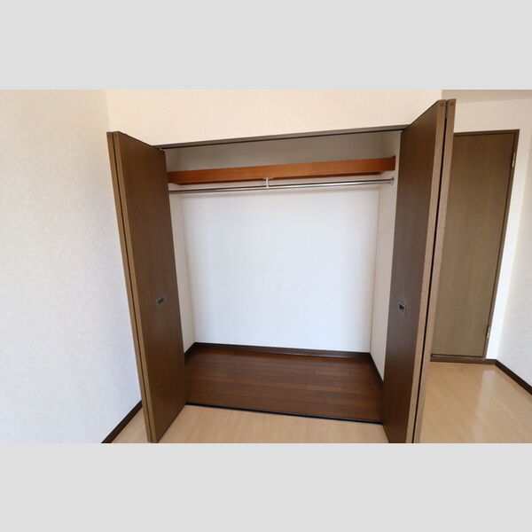 その他 (洋室クローゼット)