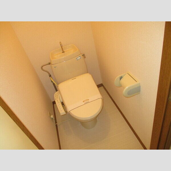 トイレ (トイレ)