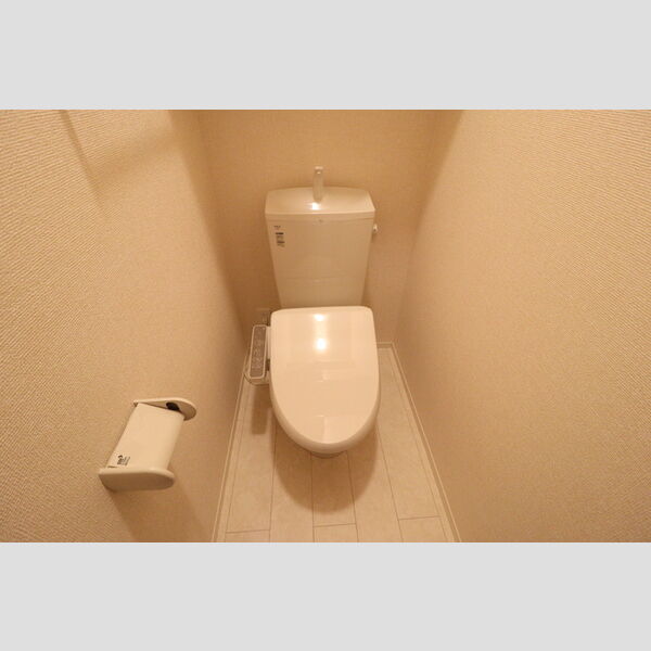 トイレ (温水洗浄暖房便座)