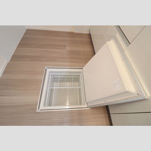 収納 (床下収納)