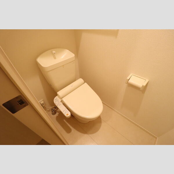 トイレ (温水洗浄暖房便座)