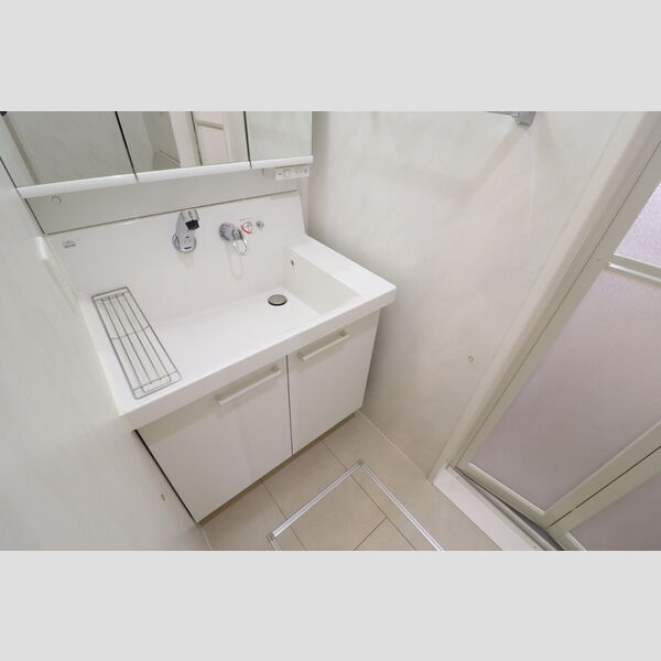 洗面所 (洗髪洗面化粧台)