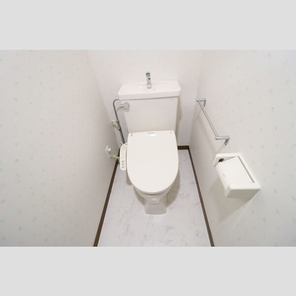 トイレ (温水洗浄暖房便座)