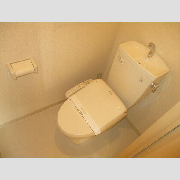 トイレ (トイレ)