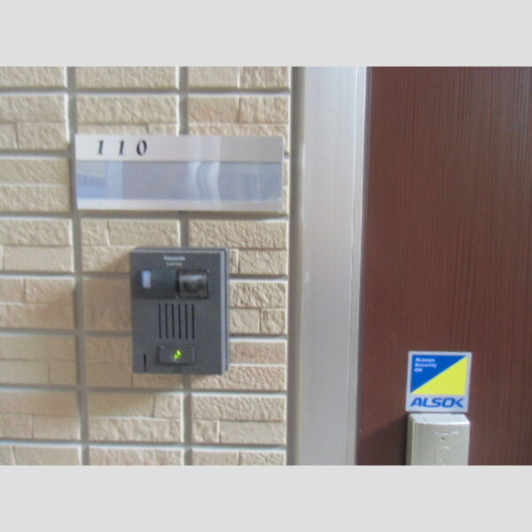 玄関 (110(玄関))