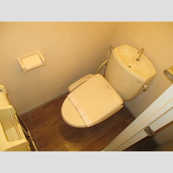 トイレ (トイレ)