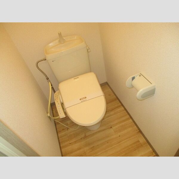 トイレ (トイレ)