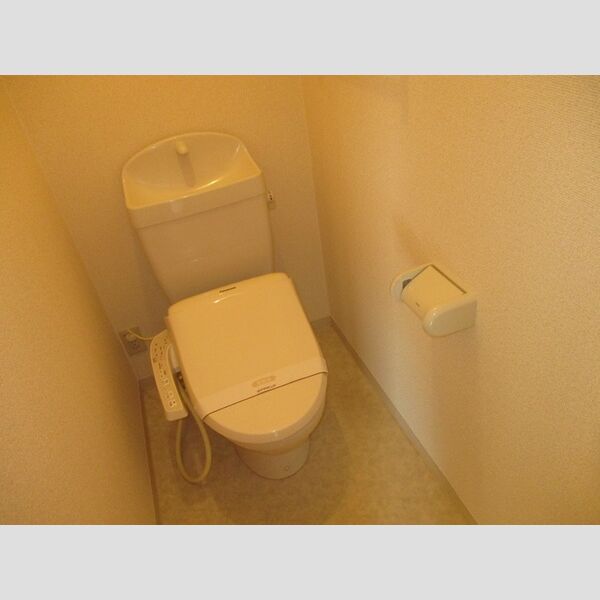 トイレ (トイレ)